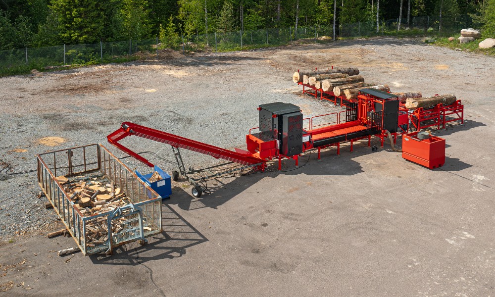 One person firewood factory